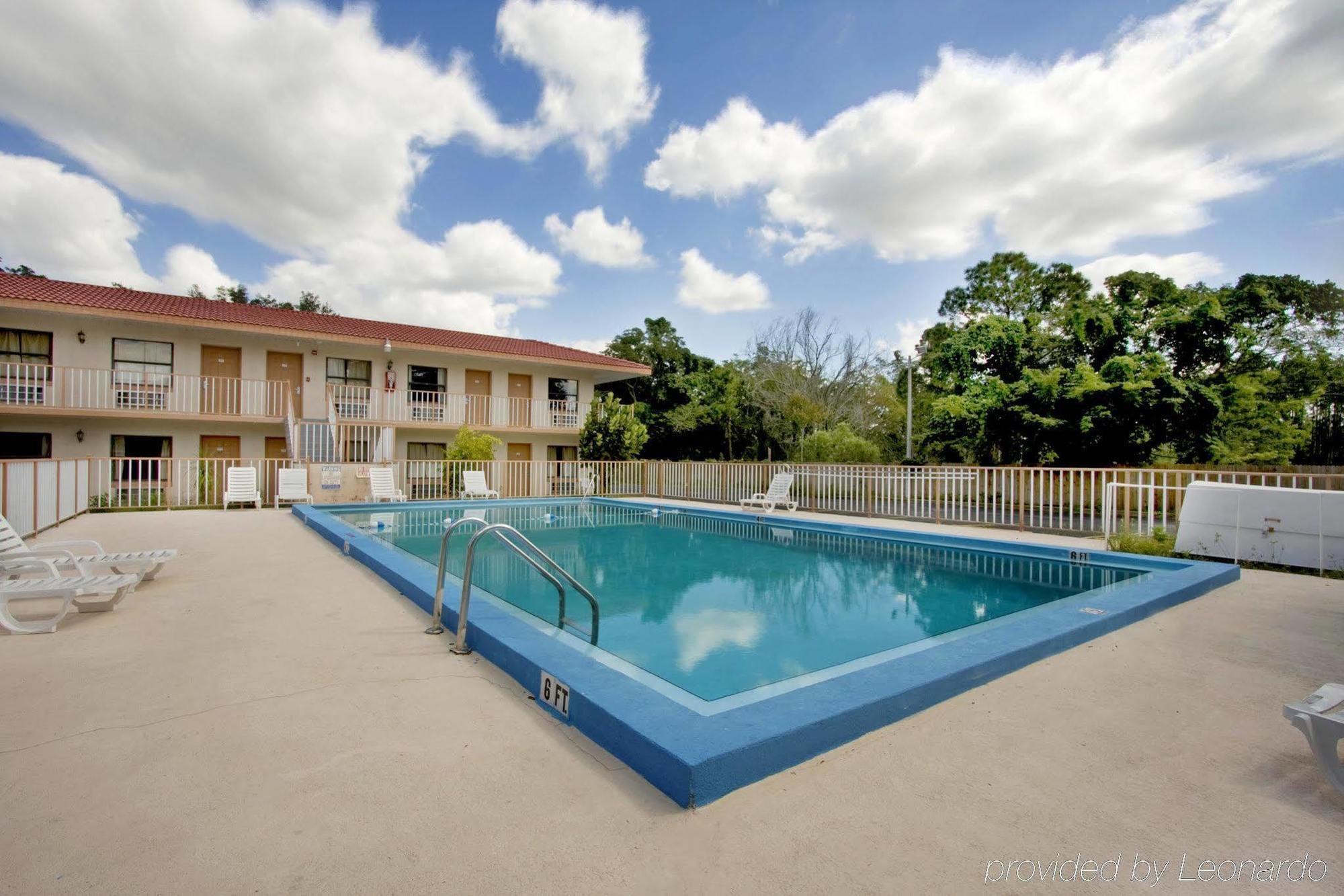 Goldstar Inn & Suites Kissimmee Exterior photo