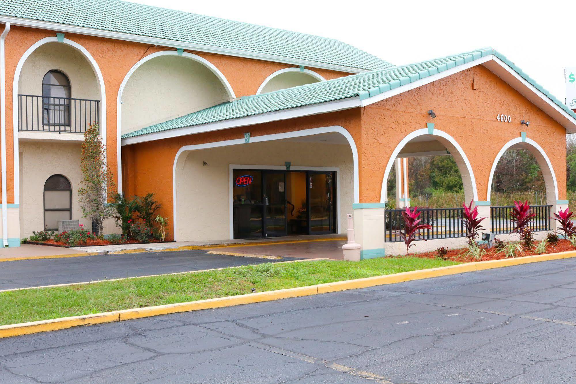 Goldstar Inn & Suites Kissimmee Exterior photo