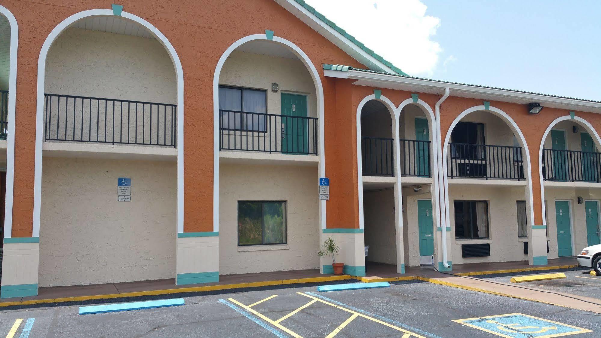 Goldstar Inn & Suites Kissimmee Exterior photo